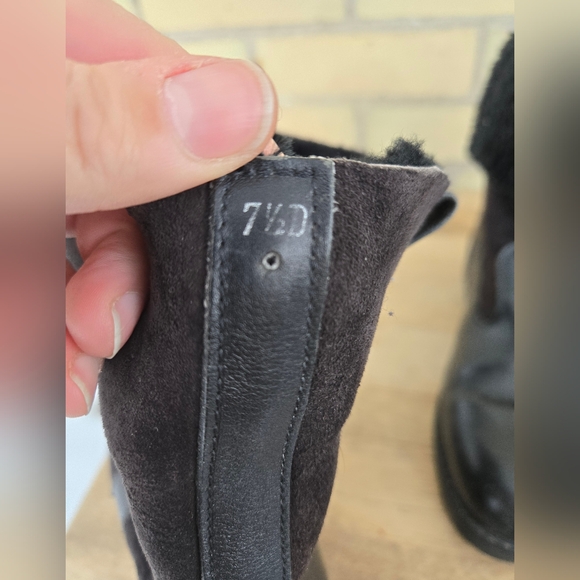 Roots Shearling Boots - Picture 7 of 9